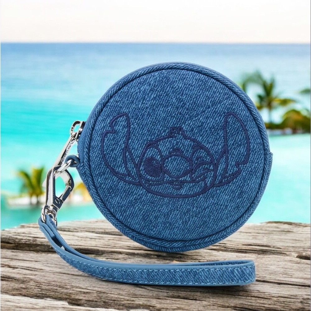 Loungefly Disney Lilo & Stitch Denim Stitch Coin
Purse - BoxLunch Exclusive 🆕